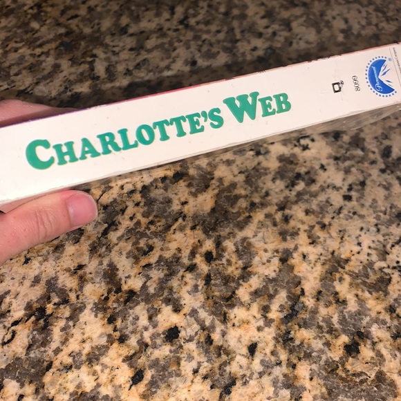 Vintage Charlotte’s Web VHS - Picture 6 of 13